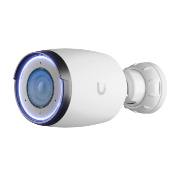 Ubiquiti Indoor/outdoor 4K PoE camera with 3x optical zoom and long-distance smart detection capability. White.