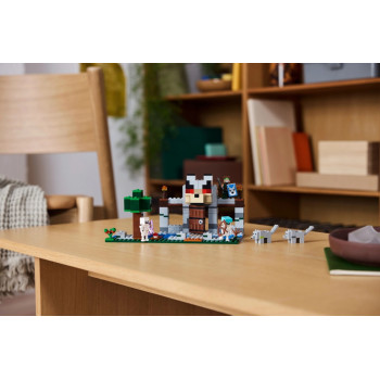 Klocki Minecraft 21261 Wilcza twierdza