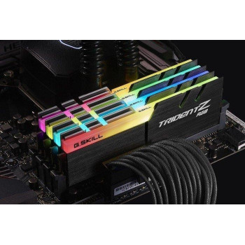 G.Skill DDR4 32 GB 4000-CL17 Trident Z RGB - Quad-Kit